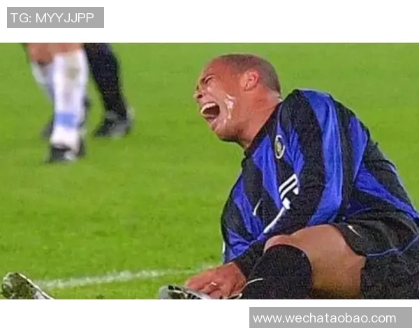 足球明星受伤瞬间揭示运动风险与职业生涯的脆弱性 足球明星受伤瞬间揭示运动风险与职业生涯的脆弱性