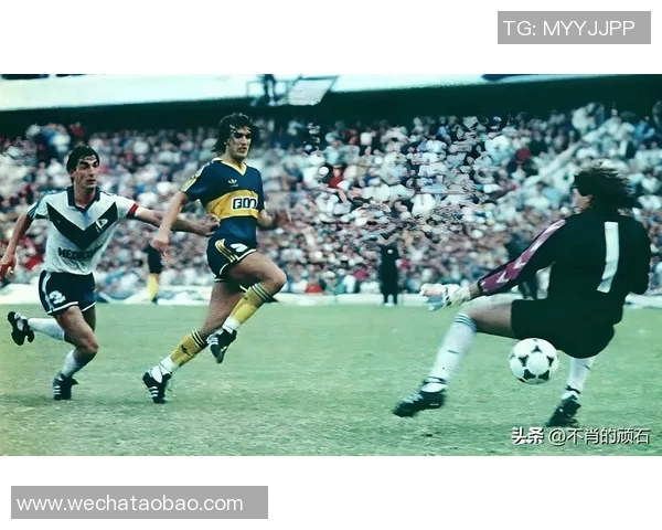 16号足球明星的传奇故事与辉煌成就揭秘 16号足球明星的传奇故事与辉煌成就揭秘